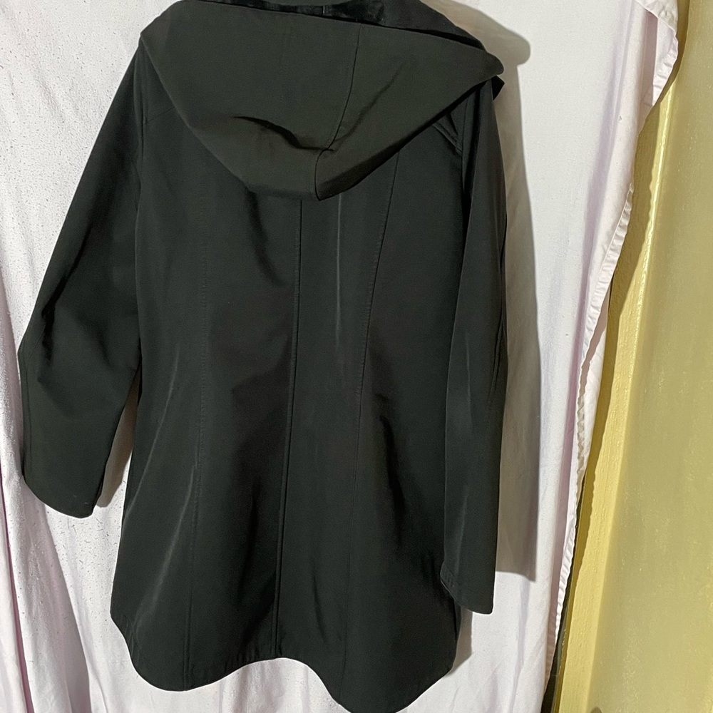 Kristen Blake Classic Black Outerwear - Picture 3 of 3